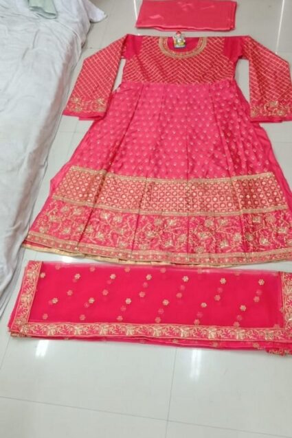 Divyanka Tripathi Gajri Silk Suit