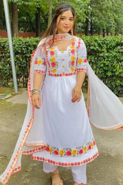 Pictureesque White Salwar Suit With Floral Embroidery