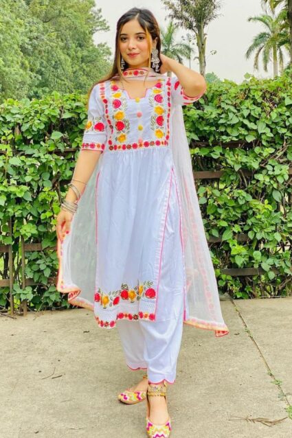 Pictureesque White Salwar Suit With Floral Embroidery