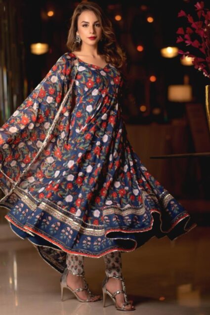 Black Color Beauteous Salwar Suit On Georgette