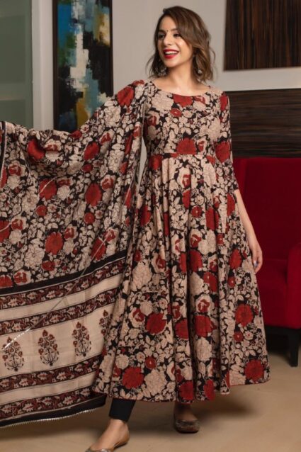 Multi Color Beauteous Salwar Suit On Georgette