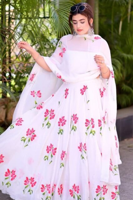 Simple white lehenga choli with elegant design dupatta