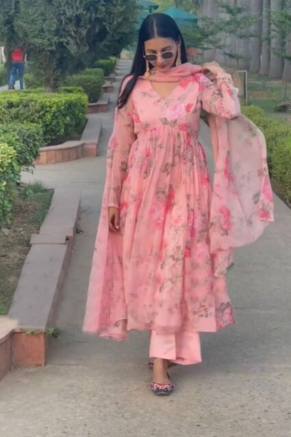 Baby Pink Color Salwar Suit On Georgette With Digital Print