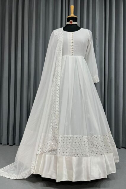 White Color Stunning Salwar Suit On Faux Georgette With Thread Work