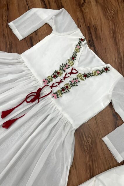 Dreamy White Kurti Set With Starlet Embroidey At Neckline