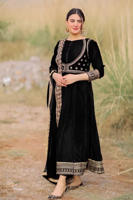 Most Stylish Black Color Velvet Anarkali Pakistani Gown With Dupatta Most Stylish Black Color Velvet Anarkali Pakistani Gown With Dupatta