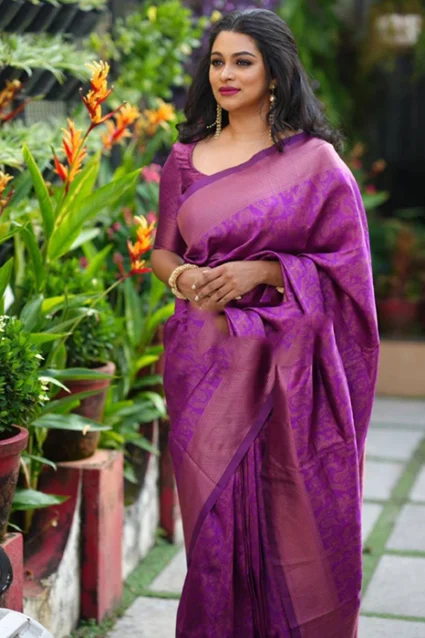 Beautiful Mauve Coloured Paisley Print Ethnic Silk Saree