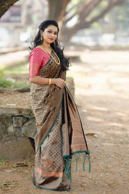 Dark Green Coloured Banarasi Fashionable Silk Saree