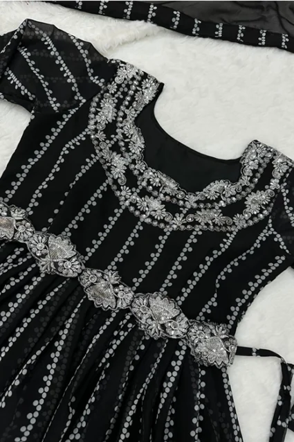 Elegant Black Designer Suit In Threadwork Elegant Black Designer Suit In Threadwork