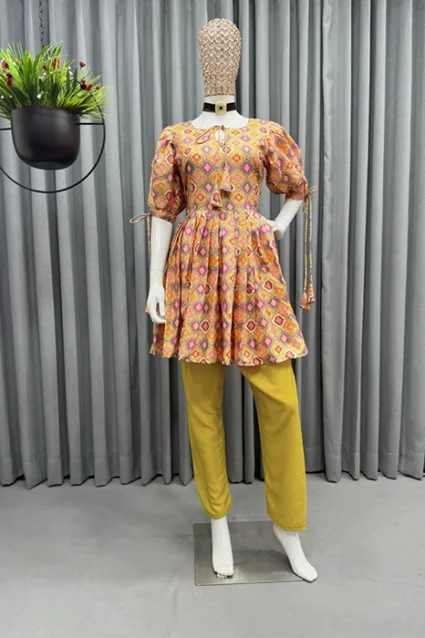 Latest Rhombus Patterned Dori Suit With Straight Pants In Mustard Yellow Shade Latest Rhombus Patterned Dori Suit With Straight Pants In Mustard Yellow Shade