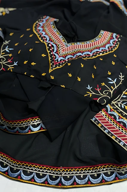 Gorgeous Black Saree Design With Embroidered Blouse For Wedding Parties