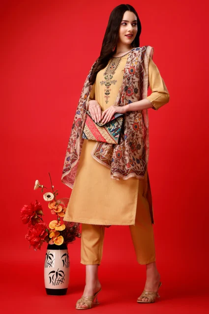 Stunning Yoke Design Women's Kurta Pant Set With Chanderi Print Dupatta