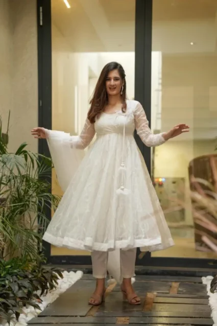 Beautiful Off White Full-Sleeved Anarkali Suit With Dupatta Beautiful Off White Full-Sleeved Anarkali Suit With Dupatta