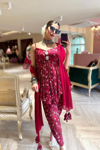 Dhoti Style Indo-Western Dress With Dupatta For 20 Year Girl Dhoti Style Indo-Western Dress With Dupatta For 20 Year Girl