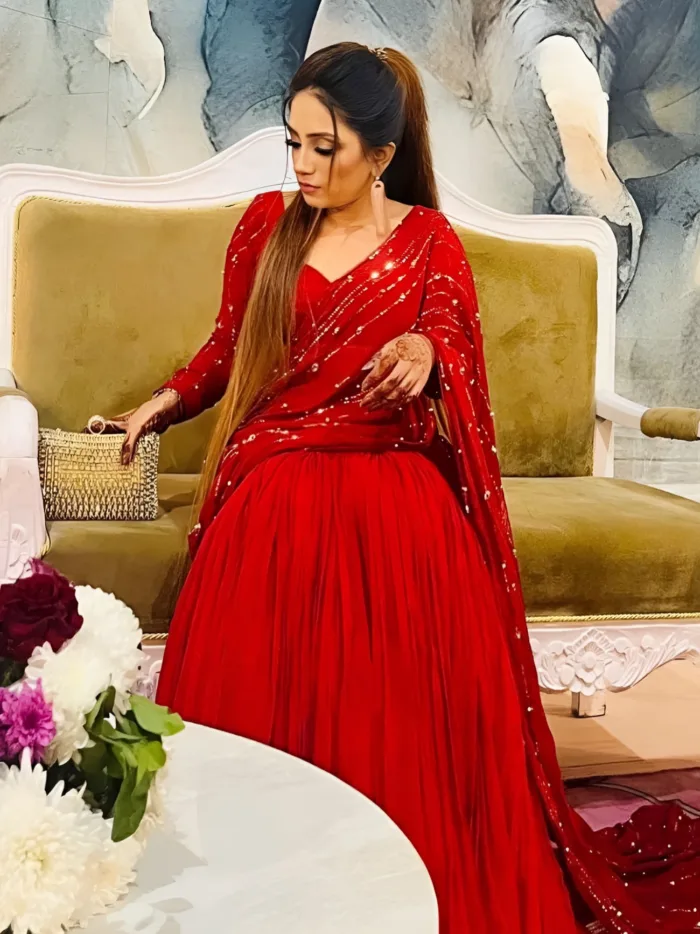 Srinidhi Shetty's ravishing look in a red lehenga saree!