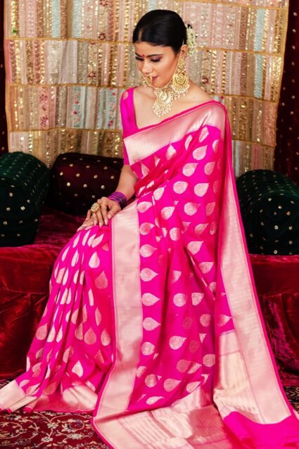 Banarasi Saree Look For Wedding 2024