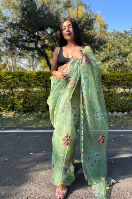 Latest Ethnic Designer Floral Print Saree For Wedding 2024