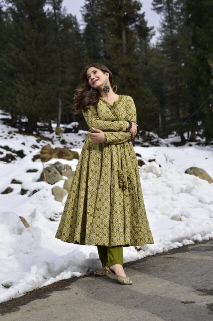 Katha Cotton Kurta Set Black Katha Embroidered Cotton Kurta with Palazzo