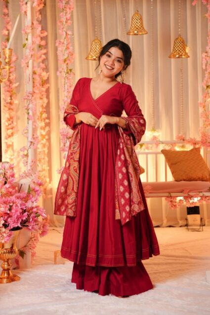 Kaashi Bright Suit Set Vibrant Red Ethnic Set with Contrast Dupatta