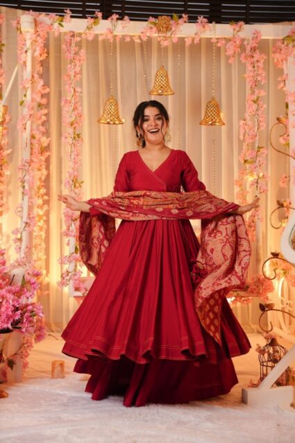 Kaashi Bright Suit Set Vibrant Red Ethnic Set with Contrast Dupatta