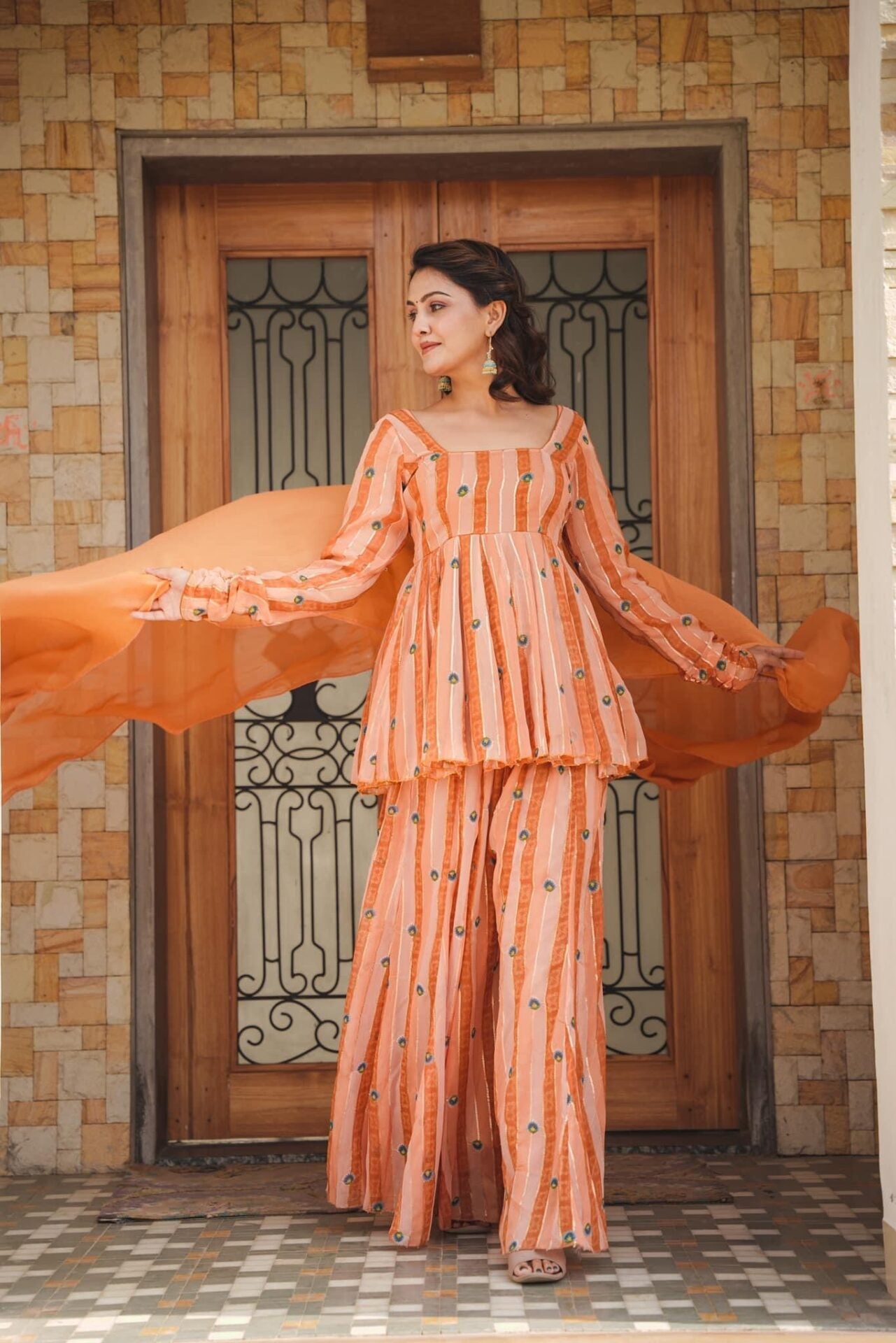 DARSHI GEORGETTE KURTA-PALAZZO SET Georgette Kurta Set DARSHI GEORGETTE KURTA-PALAZZO SET Georgette Kurta Set