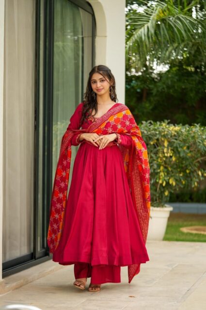 Kamnaa Bright Muslin Suit Set Vibrant Muslin Ensemble with Contemporary Design