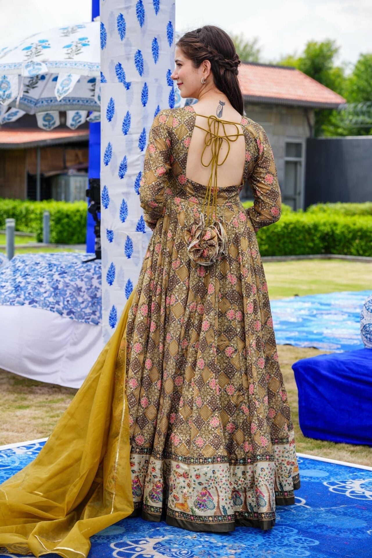 Devika embroidered heavy maxi set Kurta Set Devika embroidered heavy maxi set Kurta Set