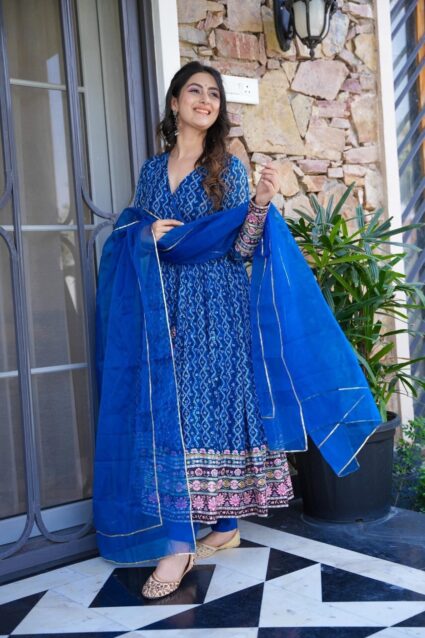 jasmine blue embroidered georgette suit set Blue Georgette Suit Set