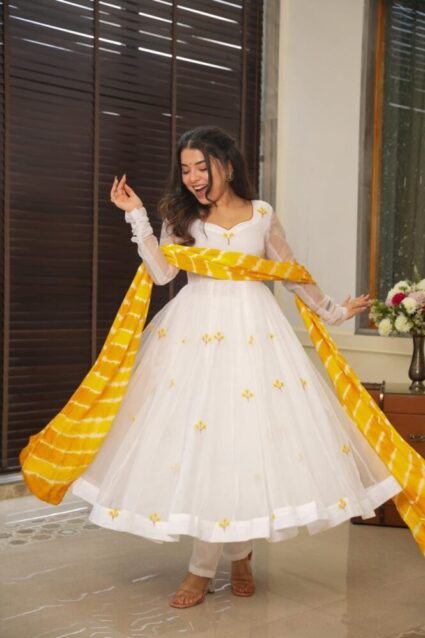 Kasturi White Organza Suit Set Pristine White Organza Kurta with Dupatta