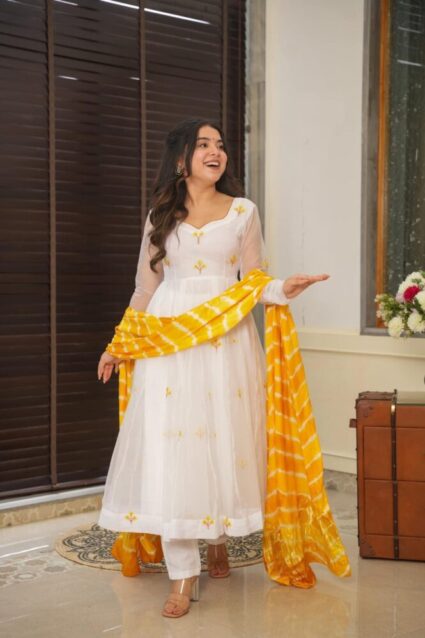 Kasturi White Organza Suit Set Pristine White Organza Kurta with Dupatta