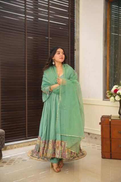 Janitha Green Suit Set Light Green Straight-Cut Suit with Subtle Embroidery and Dupatta