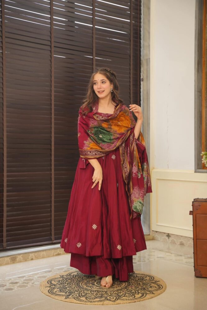 Divine Parinita suit set Suit Set Divine Parinita suit set Suit Set