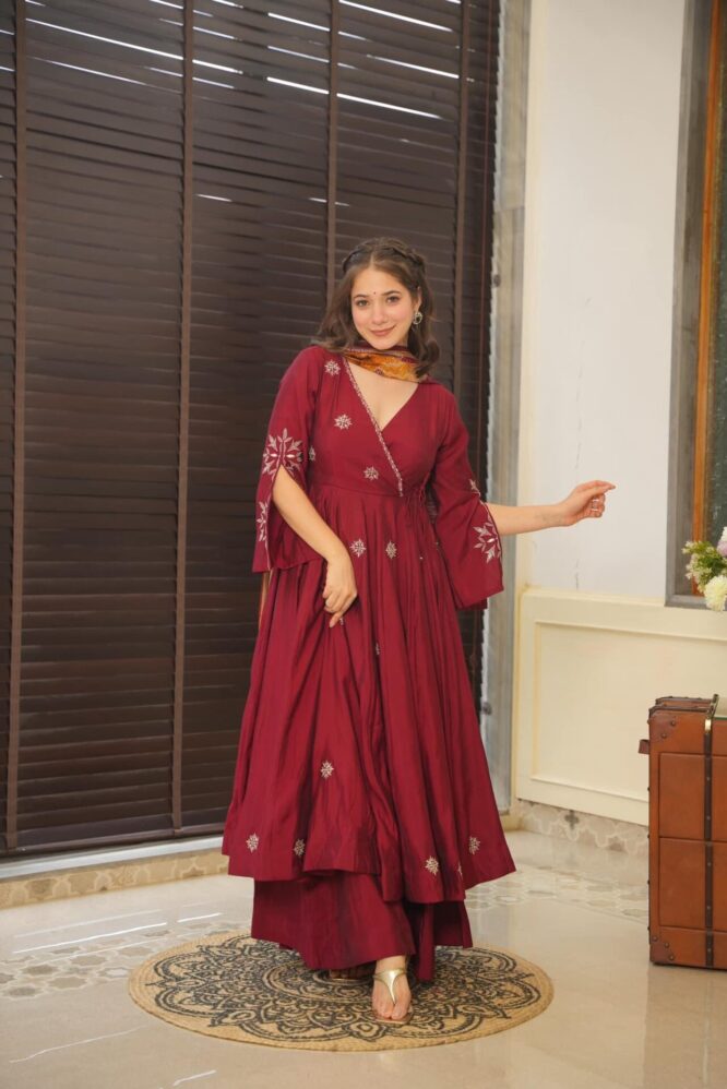 Divine Parinita suit set Suit Set Divine Parinita suit set Suit Set