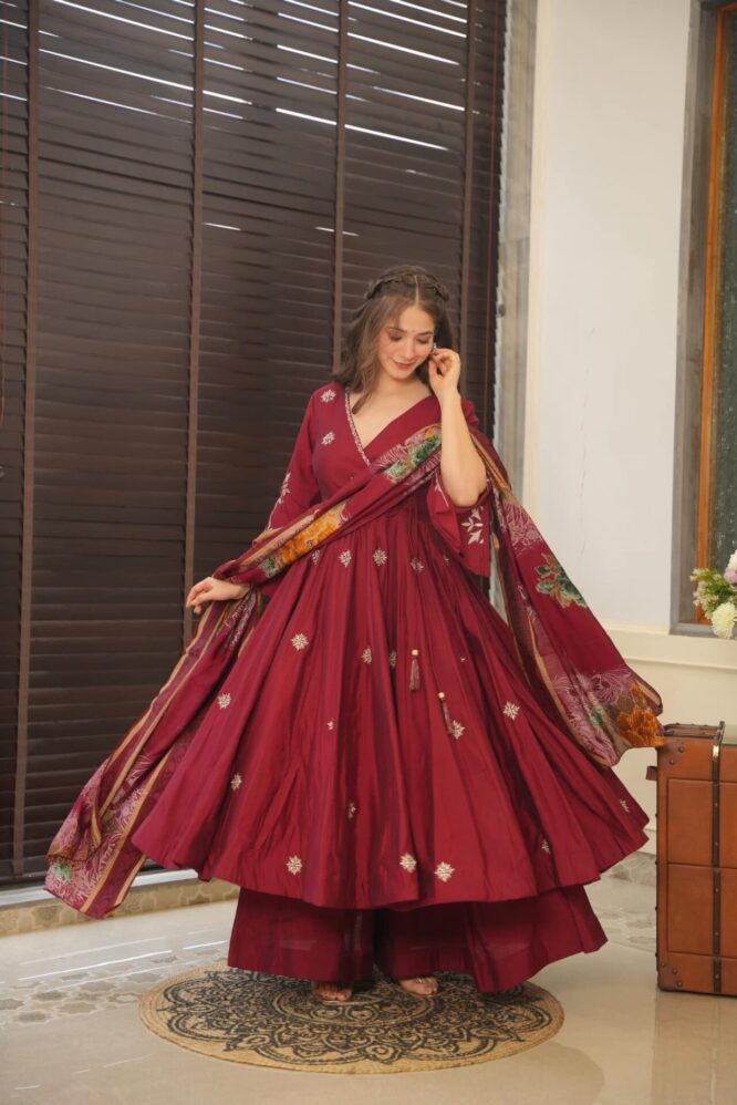 Divine Parinita suit set Suit Set Divine Parinita suit set Suit Set