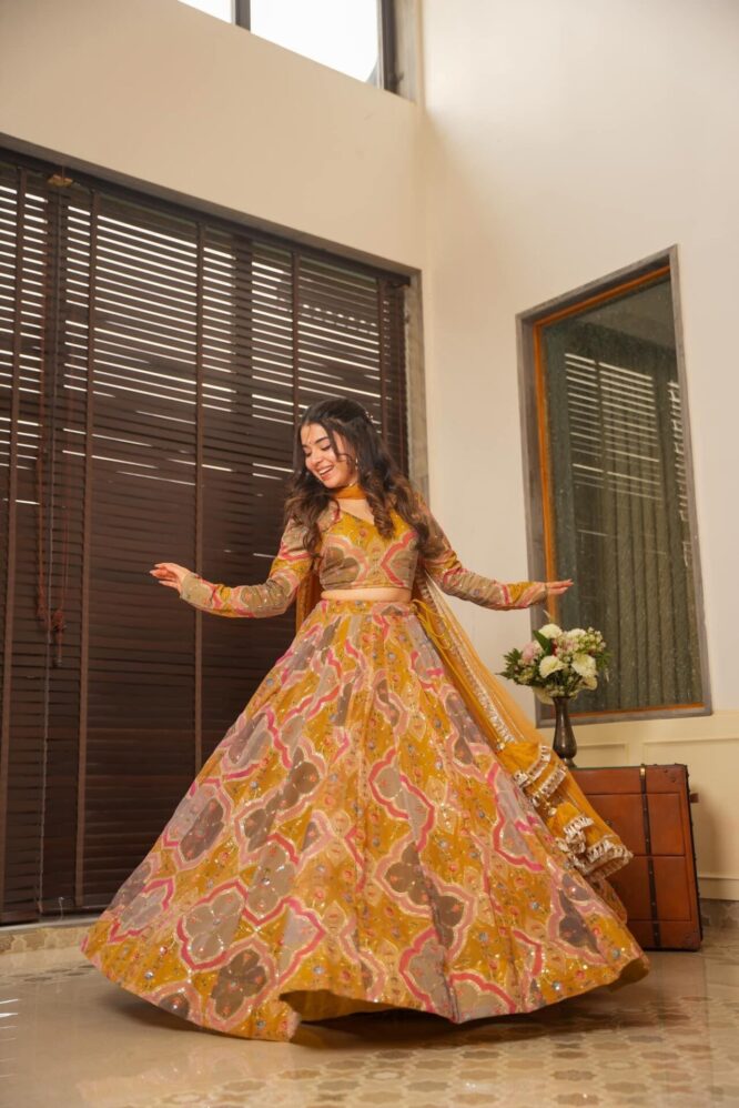 Dhanishta heavy embroidered lehenga Kurta Set Dhanishta heavy embroidered lehenga Kurta Set