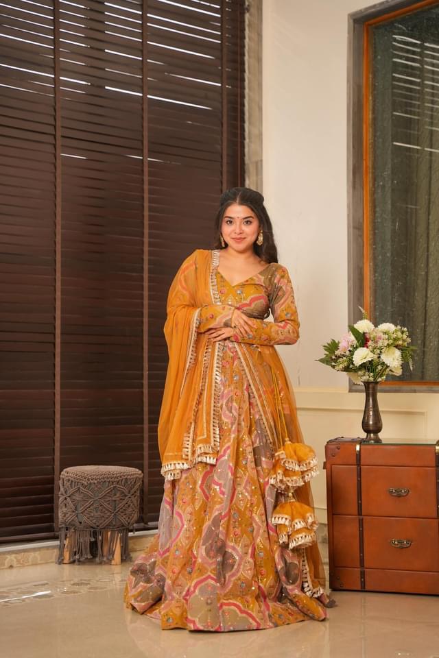 Dhanishta heavy embroidered lehenga Kurta Set Dhanishta heavy embroidered lehenga Kurta Set
