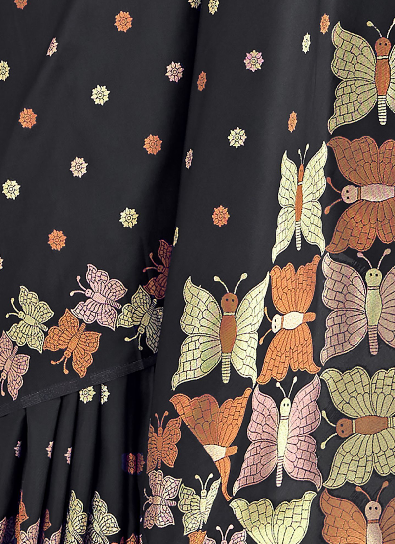 Black Banarasi Silk Saree with Blouse - Elegance & Sophistication Black Banarasi Silk Saree with Blouse - Elegance & Sophistication