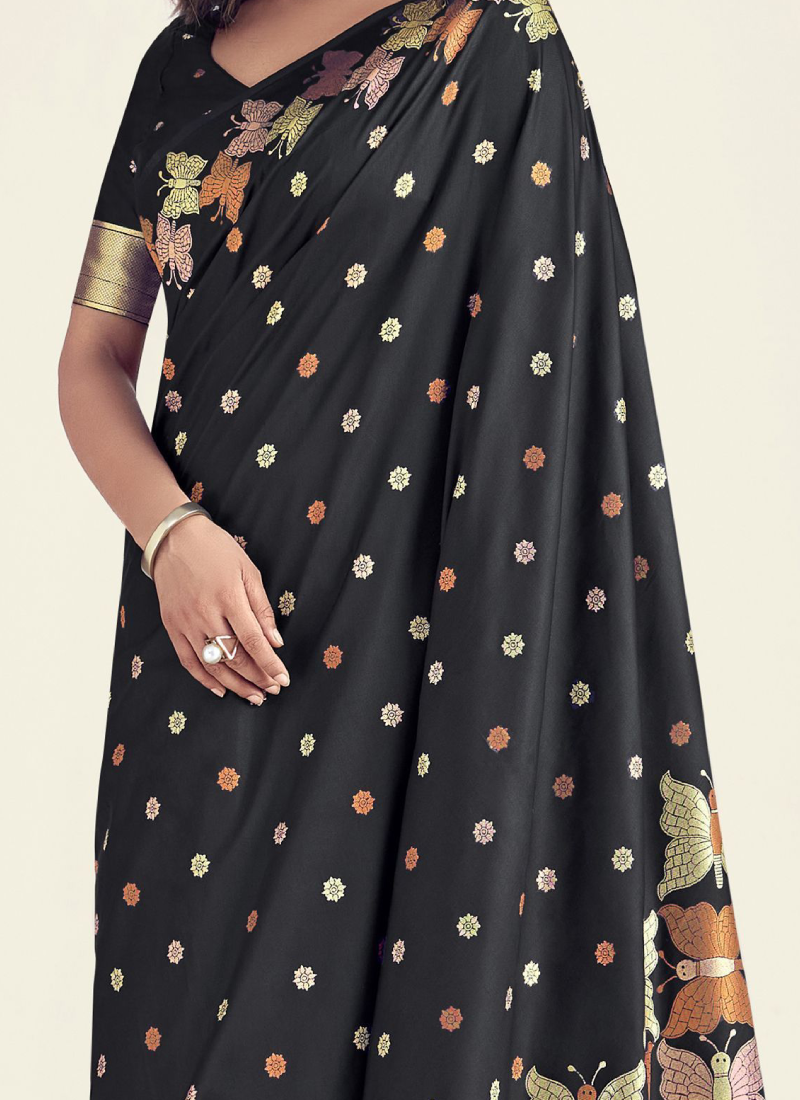 Black Banarasi Silk Saree with Blouse - Elegance & Sophistication Black Banarasi Silk Saree with Blouse - Elegance & Sophistication