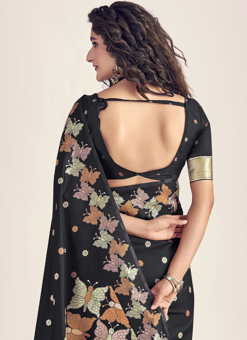 Black Banarasi Silk Saree with Blouse - Elegance & Sophistication Black Banarasi Silk Saree with Blouse - Elegance & Sophistication